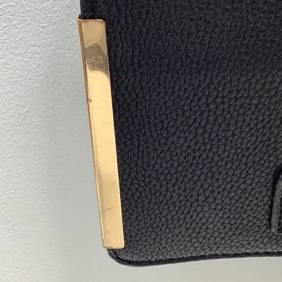 Madison west square black crossbody bag with gold chain Preowned - Picture 4 of 10